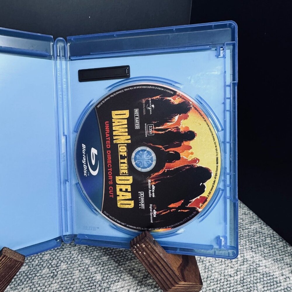 Dawn of the Dead (Unrated Director's Cut) (Blu-ray, 2004) - Picture 3 of 3